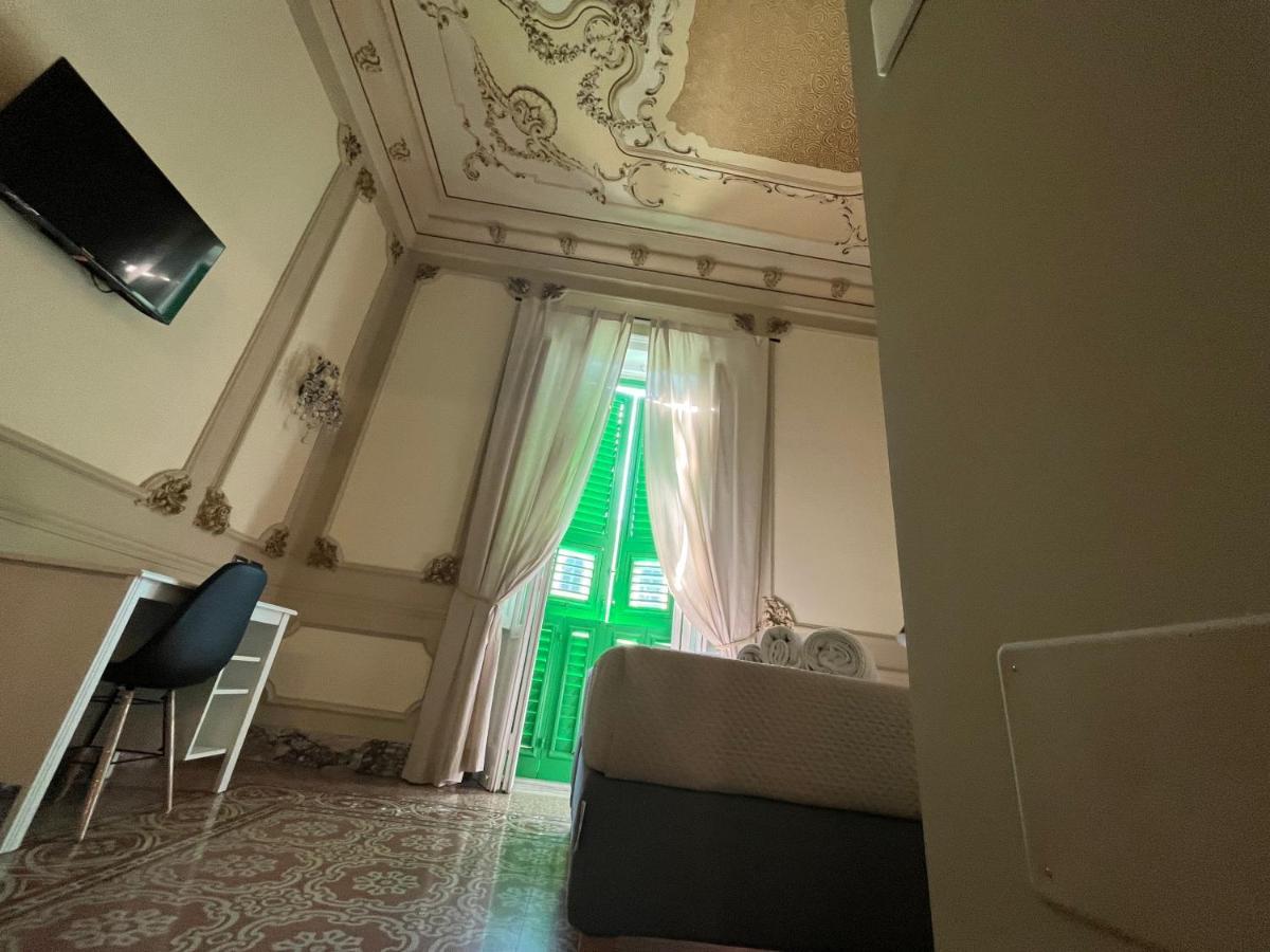 Epoque Bed And Breakfast Mesyna Zewnętrze zdjęcie